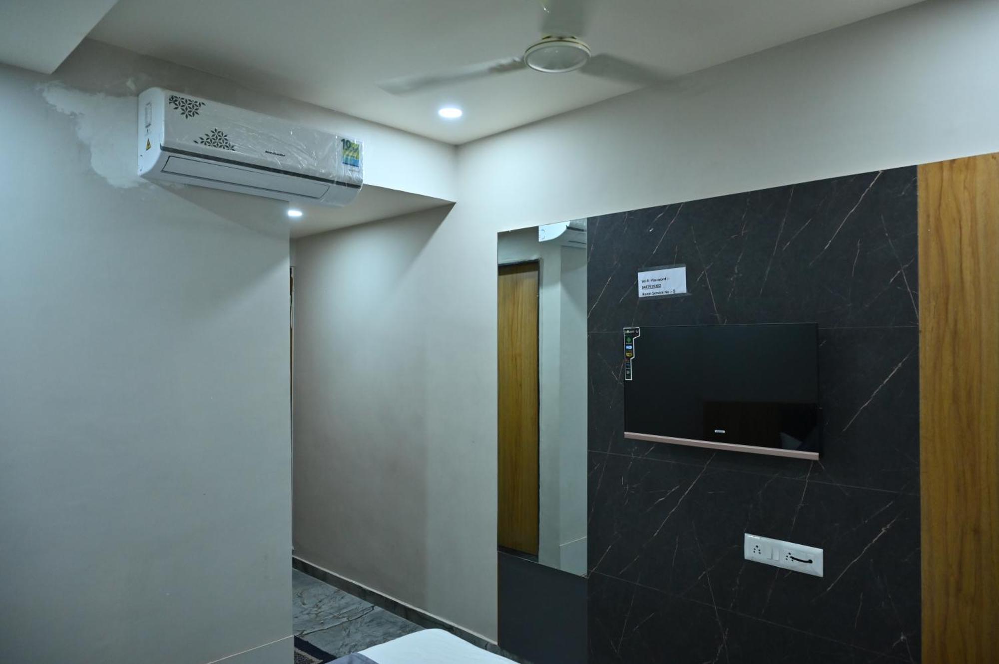 Hotel Sury Villa Ahmedabad Exterior photo