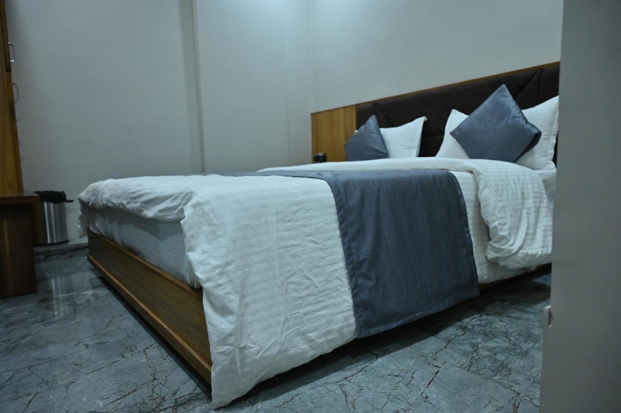 Hotel Sury Villa Ahmedabad Exterior photo