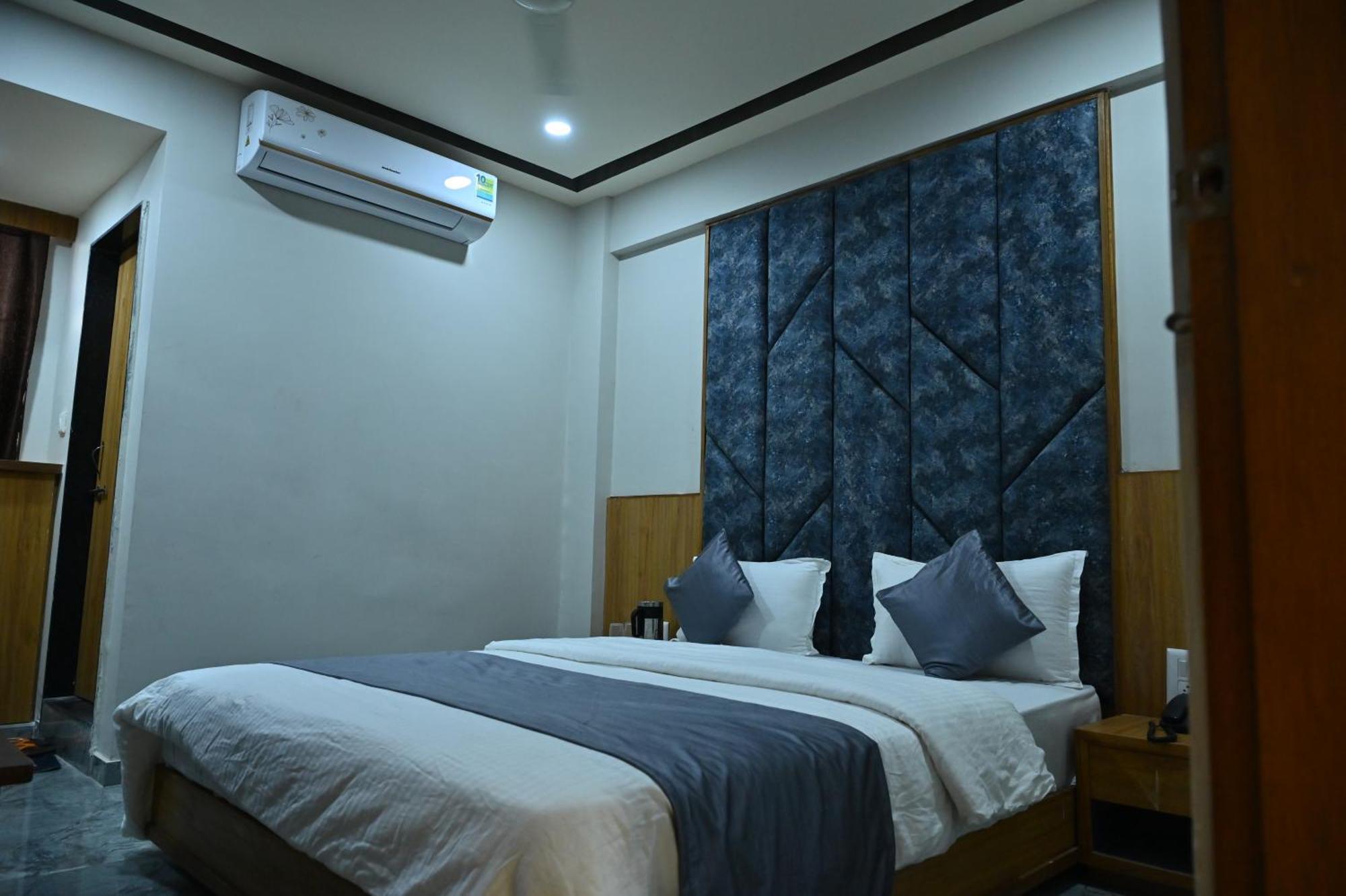 Hotel Sury Villa Ahmedabad Exterior photo